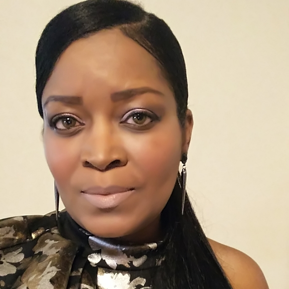 Meet your Posher, Mecca - Picture 2 of 2